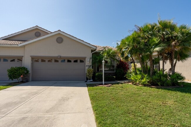 Building Photo - "Charming Englewood Gem: 2 Beds, 2 Baths in Oyster Creek Gated Golf Community