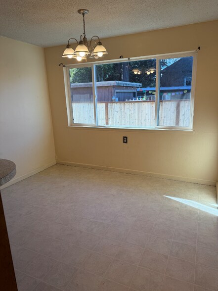 Building Photo - 2030 Kinsley St