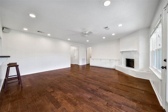 Building Photo - 955 Thornton Rd