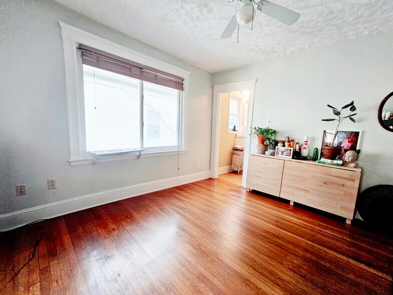 Building Photo - 44 Day St