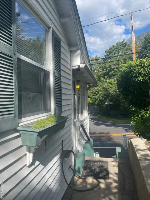 Building Photo - 35 Youngs Hill Rd