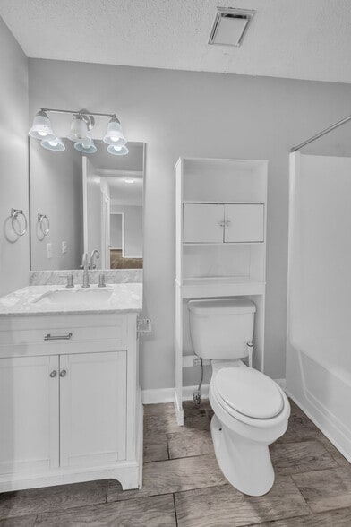 Building Photo - 212 Trailway Cir