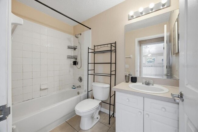 Building Photo - 130 Coco Plum Dr