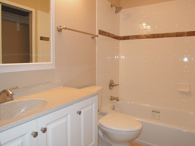 Building Photo - Bright & Spacious 2-Bedroom Condo in Gated...