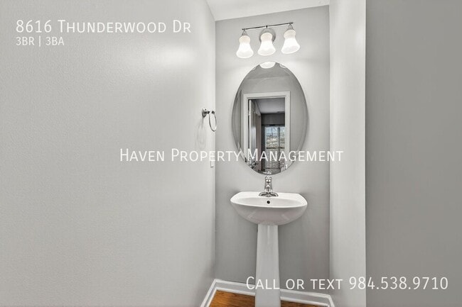 Building Photo - 8616 Thunderwood Dr