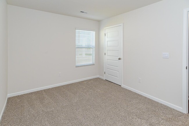 Building Photo - 130 Nettle Leaf Dr