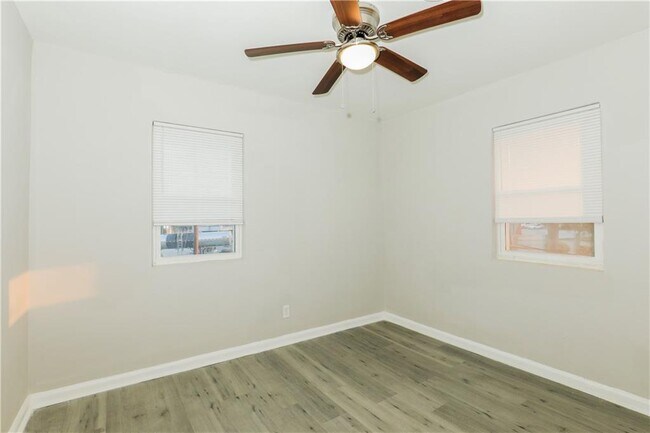 Building Photo - 2825 Belvedere Ln