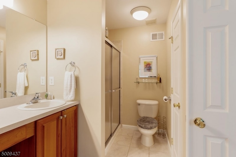 Master Bath - 128 Jackson Ave