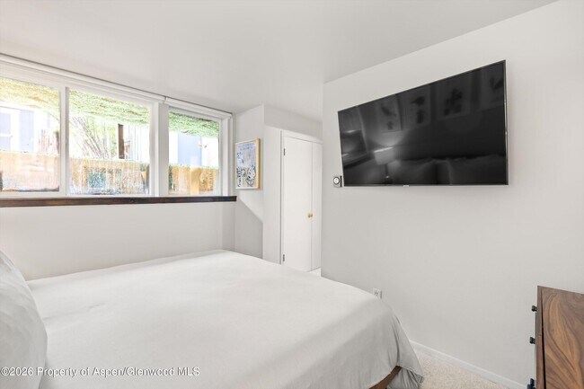 Building Photo - 217 W Bleeker St