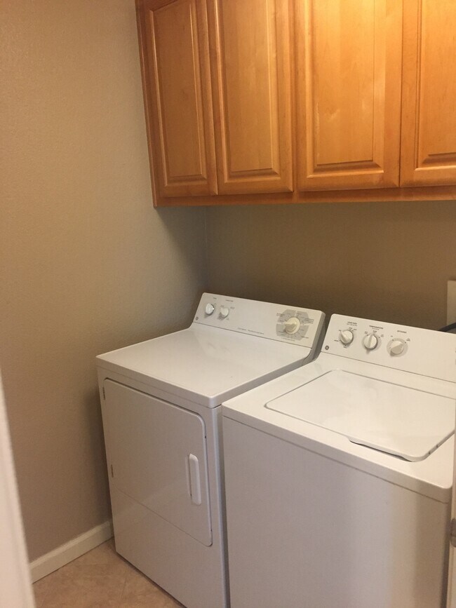Building Photo - 4057 Crandall Cir