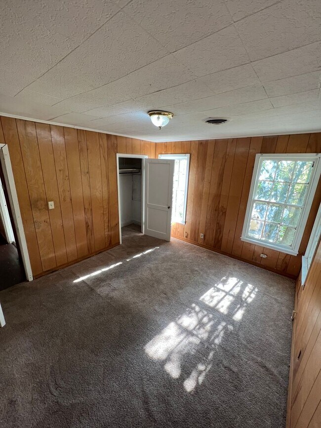 Building Photo - 2511 Quinton St