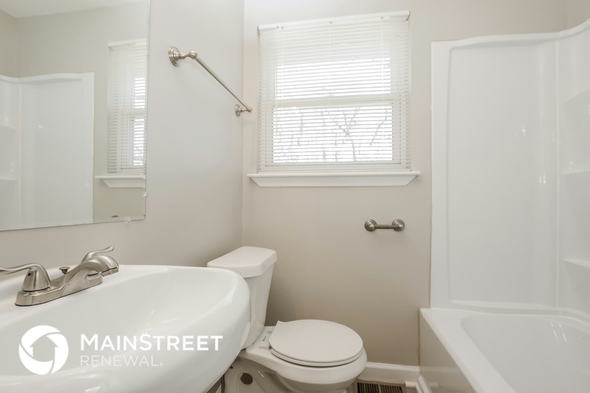 Building Photo - 1913 Finchley Dr