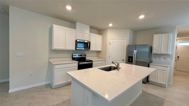 Building Photo - 3314 Pine Lily Ave