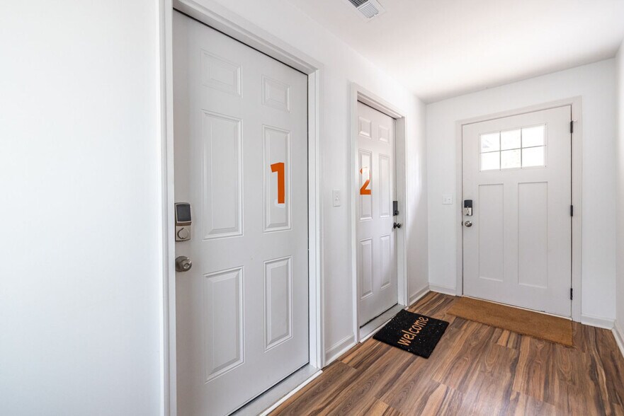 Building Photo - 4240 Welcome All Terrace