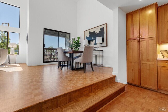 Building Photo - Lovely 2bd/1.5ba Townhome in Heart of San Anselmo