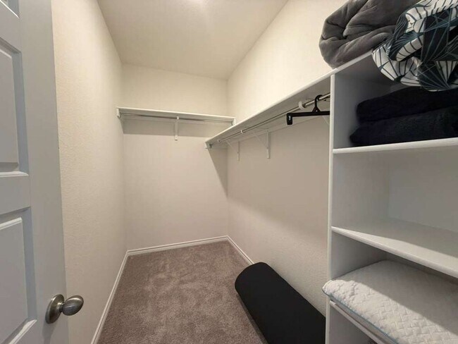 Building Photo - Move-In Ready 3 Bedroom + Flex Room in Prime 78245 Location