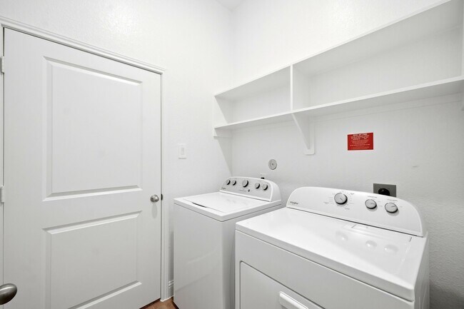 Building Photo - 7631 Cattail Shallows Ln