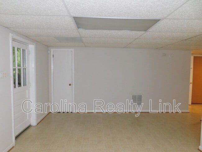Building Photo - 6300 Candlewood Dr