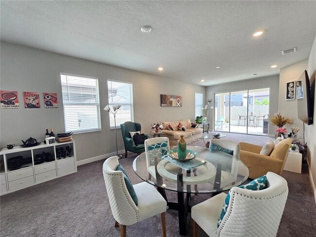 Building Photo - 1556 N River Cir