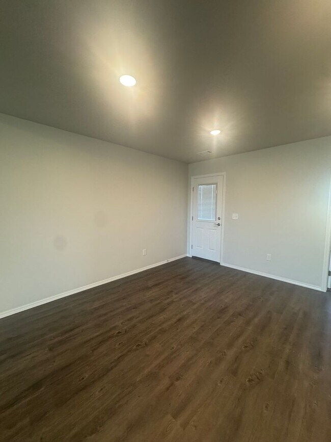 Building Photo - New build "Be the 1st to live THERE" 3/2/2 CISD 1/2 off special 1st month's rent
