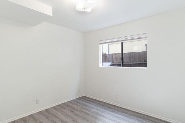 Building Photo - 109 Ojai Ave