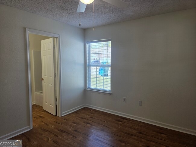 Building Photo - 4009 Winfield Dr