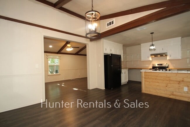 Building Photo - Won't Last!