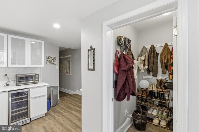 Building Photo - 869 N 29th St