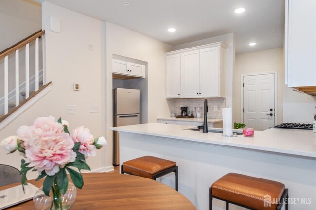 Building Photo - 222 Jessie Pl