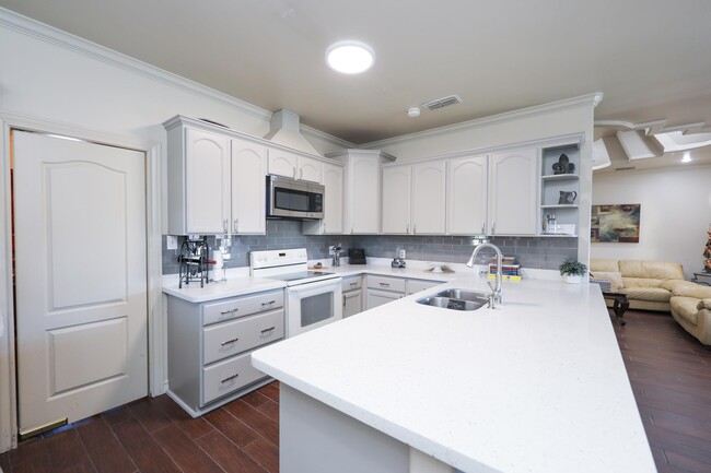 Building Photo - 103 Yellowstone Lake Dr