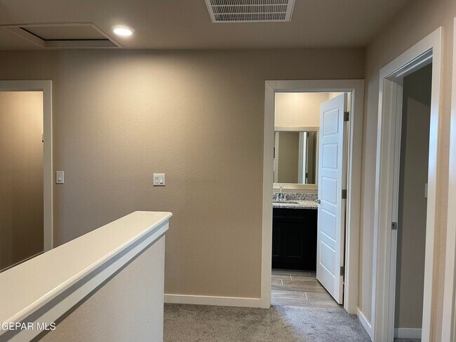 Building Photo - 15117 Design Ct