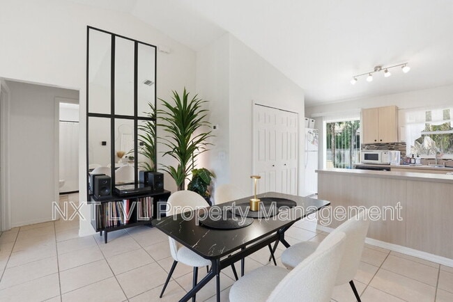 Building Photo - 8402 Matanzas Rd