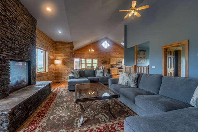 Building Photo - 405 Goat Mountain Dr