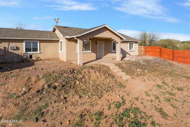 Building Photo - 33665 S Incline Dr
