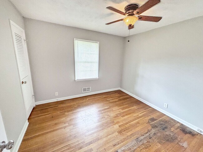 Building Photo - Renovated Brick Ranch w/Basement