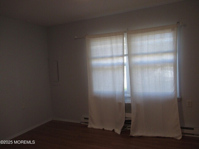 Building Photo - 469D Thornbury Ct