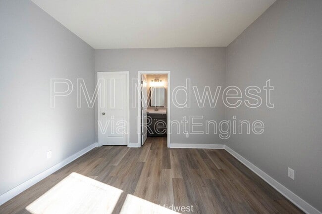 Building Photo - 1841 Montcalm St
