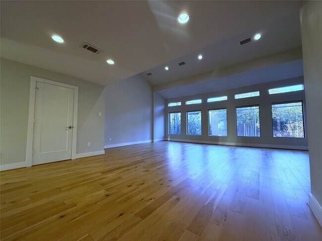 Building Photo - 4116 McDuffie St