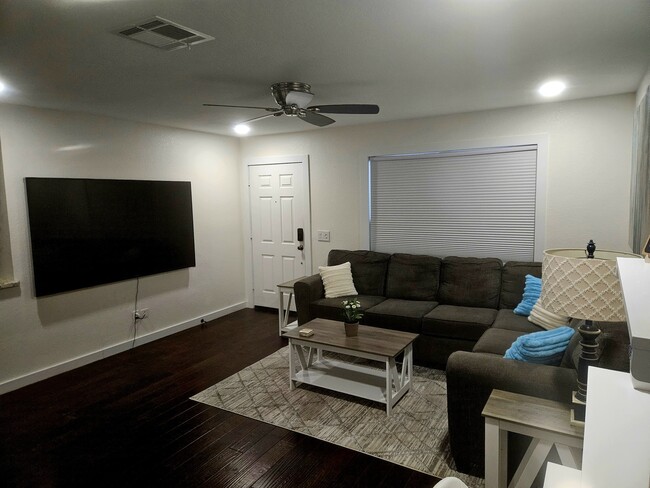 Building Photo - 3021 W Blue Sky Dr