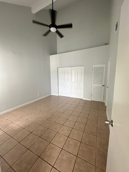 Building Photo - 12161 Armenia Gables Cir