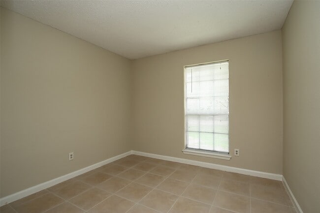 Building Photo - 13523 Harpers Bridge Dr