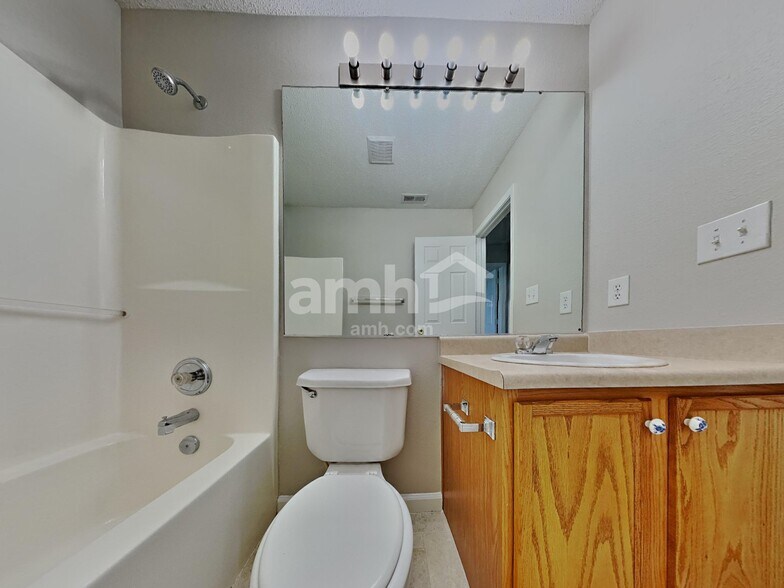 Building Photo - 674 Springtree Lane