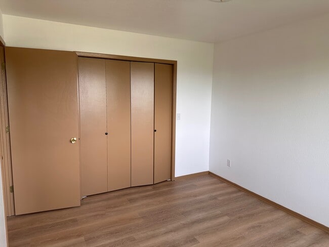 Building Photo - 895 Linda Ct