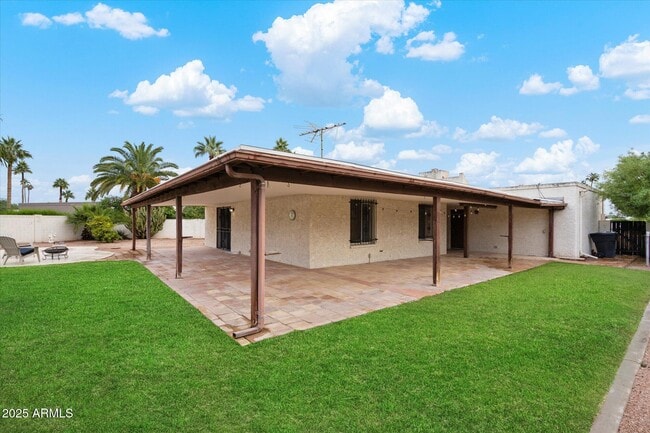 Building Photo - 5520 N 77th Pl