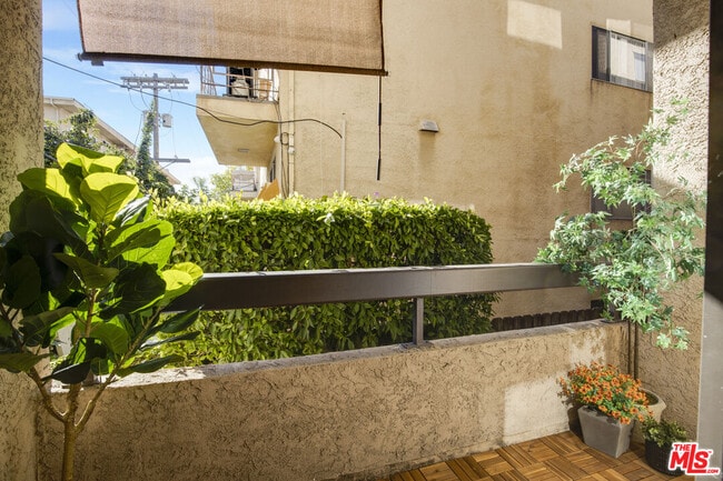 Building Photo - 8642 Gregory Wy