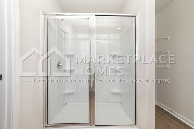 Building Photo - 3051 Cres Lk Ln