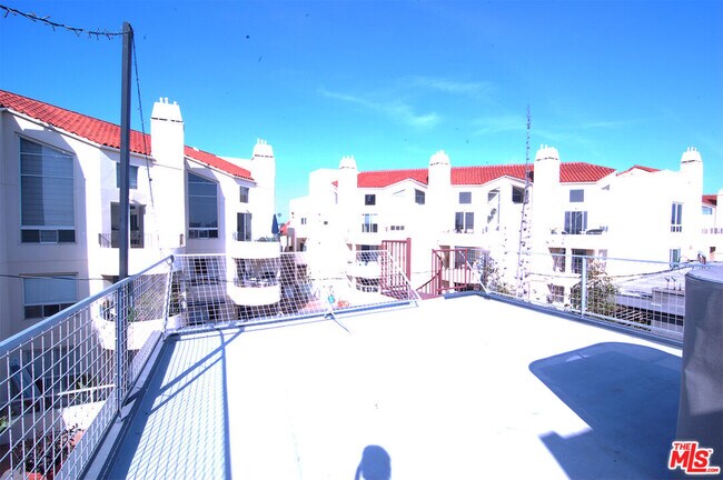 Building Photo - 116 Pacific Ave