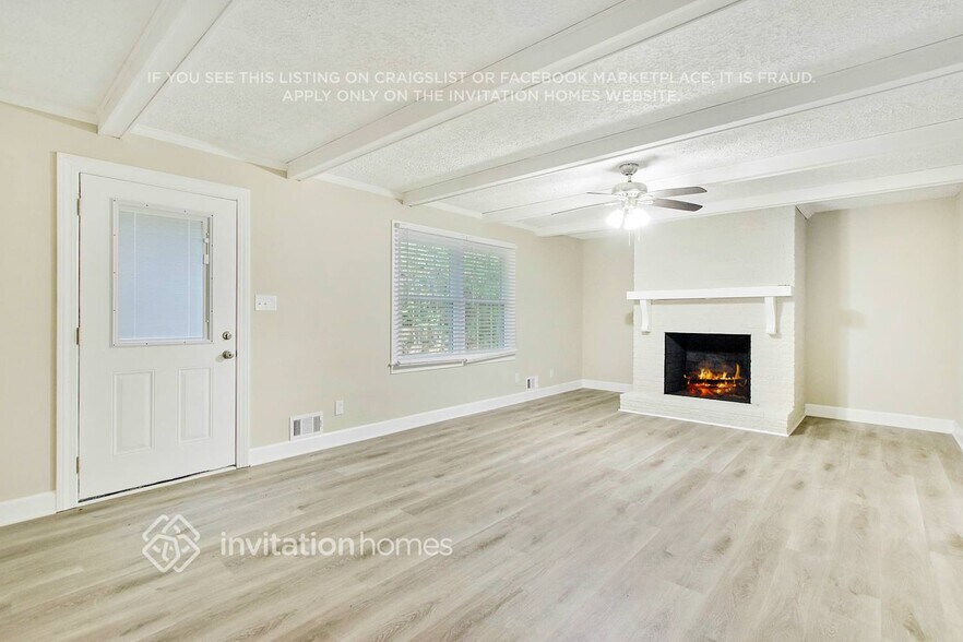 Building Photo - 5850 Whispering Pines Cir SW
