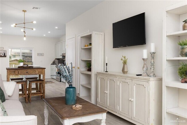 Building Photo - 38 Bass Ave