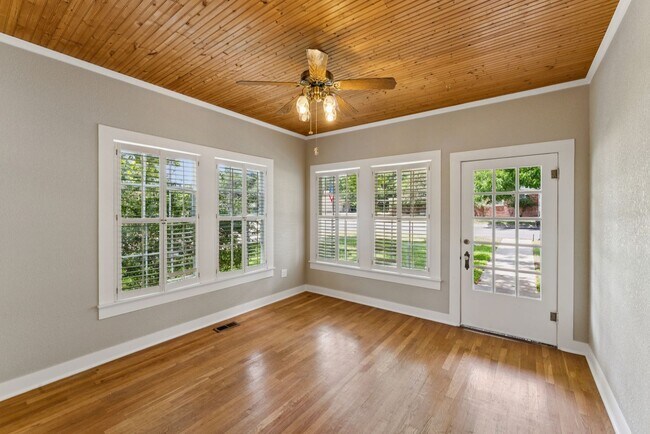 Building Photo - 3/2 Remodeled Home in Lampasas